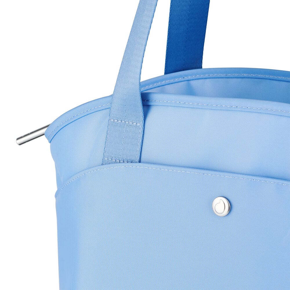 lunch-tote-f5 5341821_02-Swell-Lunch-Tote-Bag-Chambray-Blue-Pocket-Detail_3bd7.jpg
