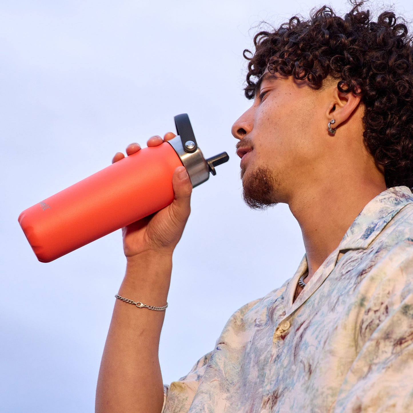 explorer-with-flip-straw-lid-24oz-u6 Swell-Radiant-Coral-Explorer.jpg