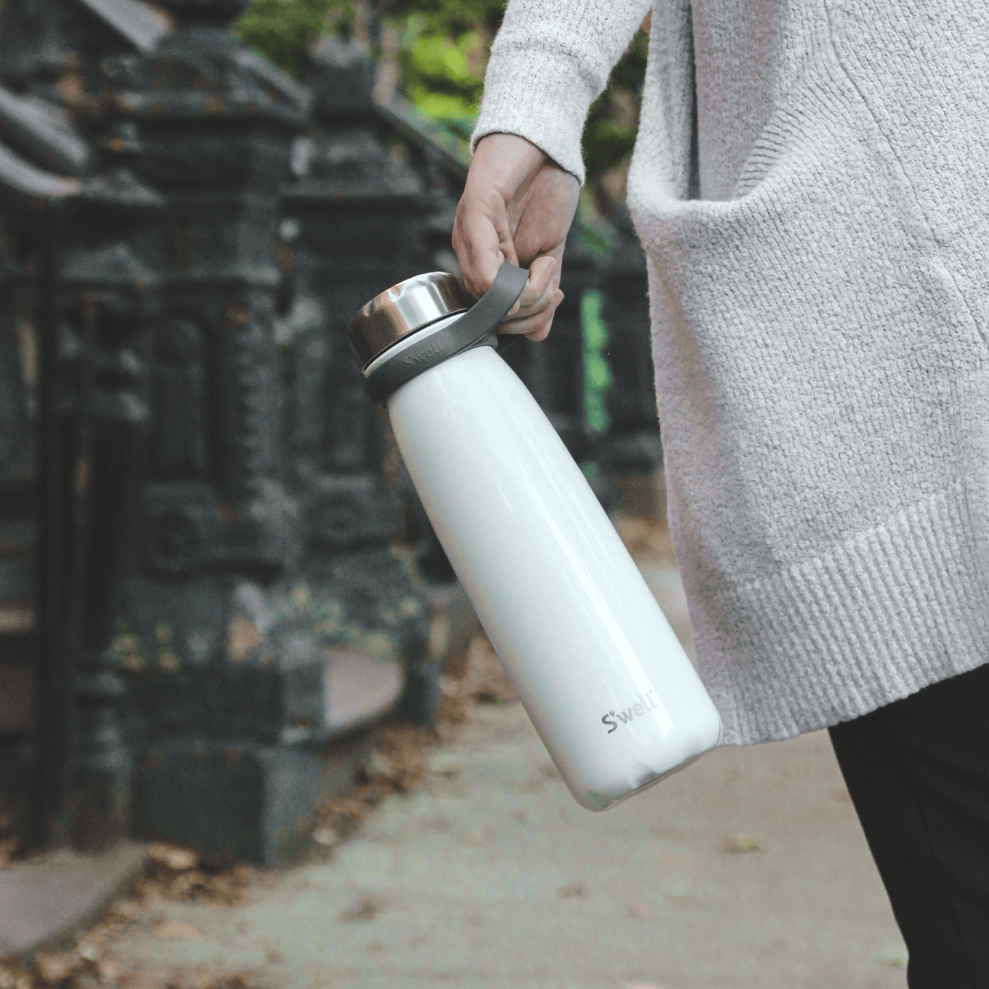 traveler-40oz-a0 Swell-Water-Bottle-Traveler-40oz-White-Angel-Food-Lifestyle-1.png