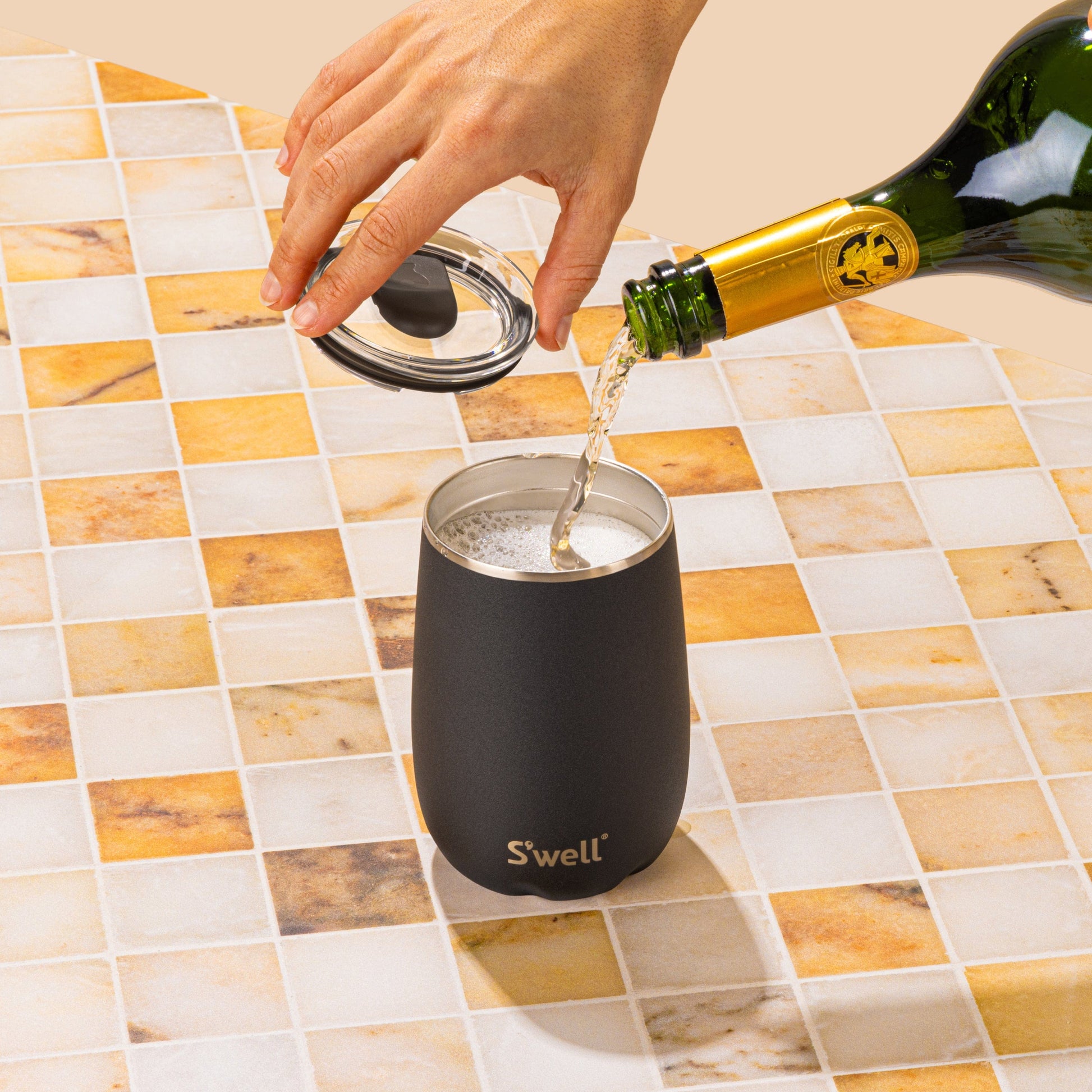 xl-sip-and-chill-bundle-l8 Swell_ONYX_XL_BARWARE_SET_Lifestyle-1.jpg
